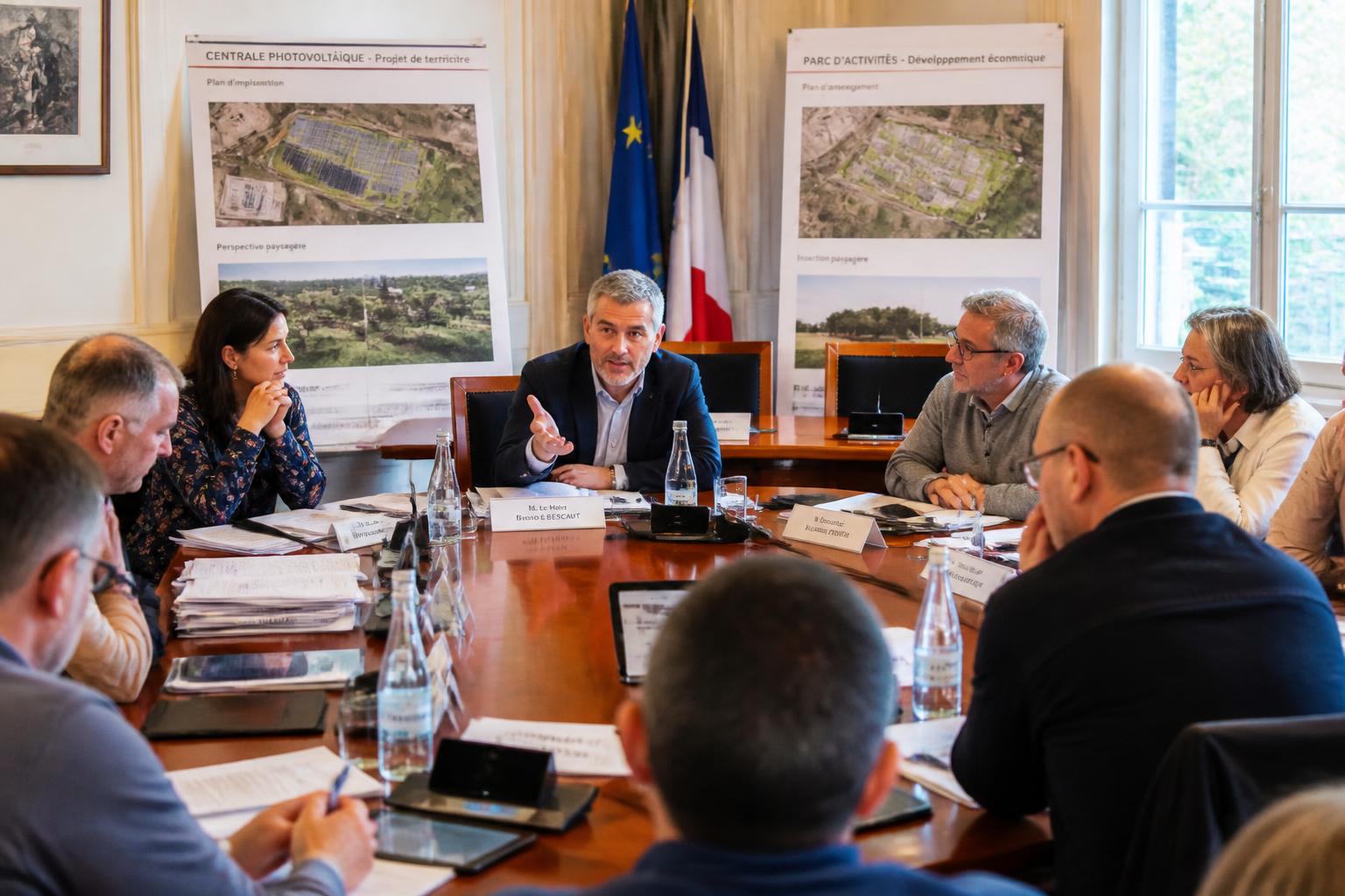 à loudéac, un débat animé a eu lieu lors du conseil municipal concernant la centrale photovoltaïque et le développement du parc d’activité, mettant en lumière les enjeux énergétiques et économiques locaux.