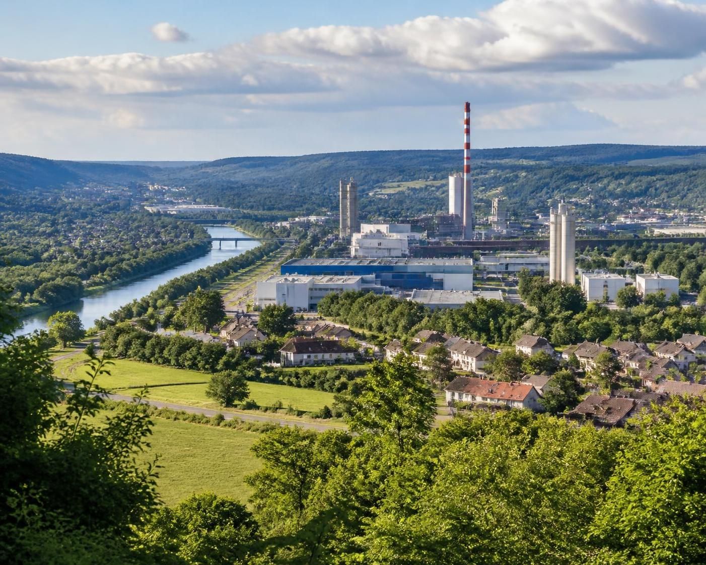 moselle : holosolis ajuste sa direction stratégique tout en confirmant le calendrier de construction de sa gigafactory innovante à hambach, renforçant ainsi son engagement dans la région.
