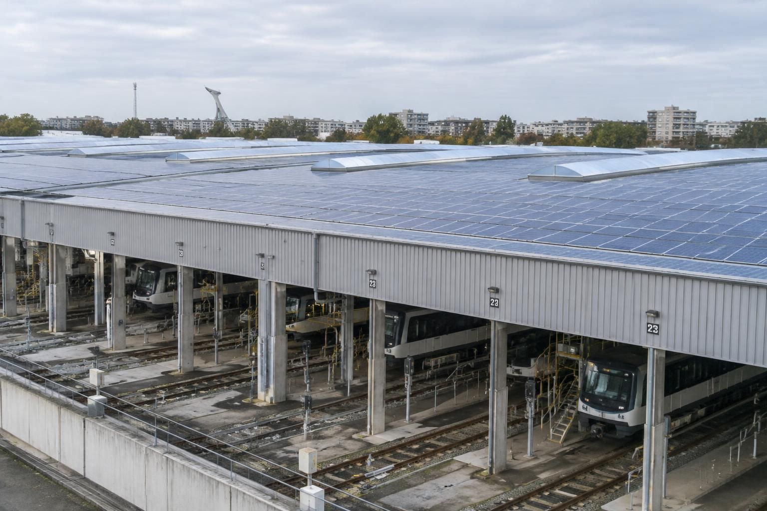 rennes métropole mise sur l’énergie solaire pour contribuer à l’alimentation de deux lignes de métro et renforcer la part des énergies renouvelables.